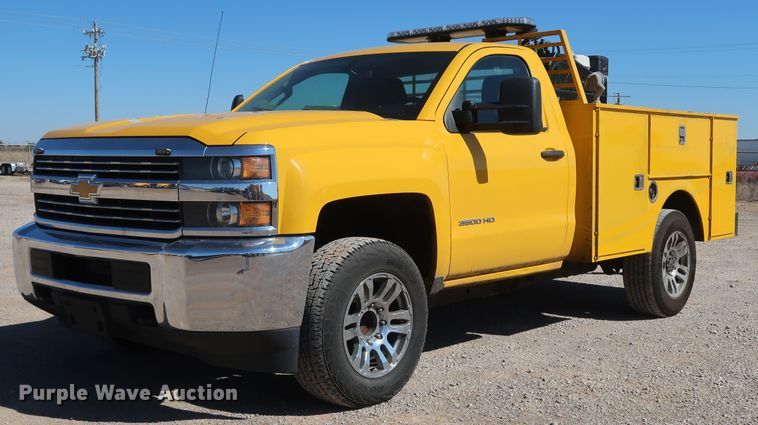 image for item IY9137 2015 Chevrolet Silverado 3500HD  utility bed pickup truck