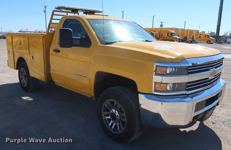 image for item IY9137 2015 Chevrolet Silverado 3500HD  utility bed pickup truck