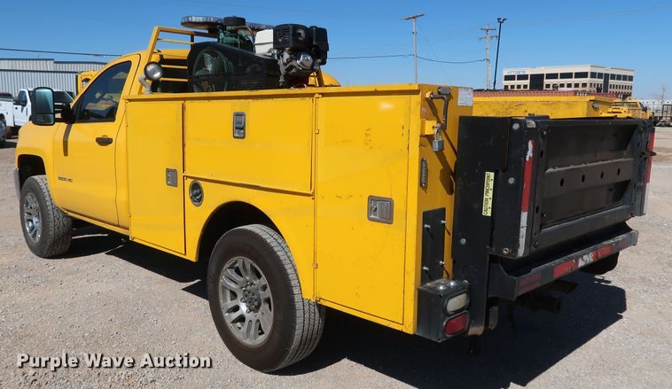 image for item IY9137 2015 Chevrolet Silverado 3500HD  utility bed pickup truck