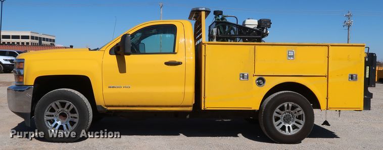 image for item IY9137 2015 Chevrolet Silverado 3500HD  utility bed pickup truck