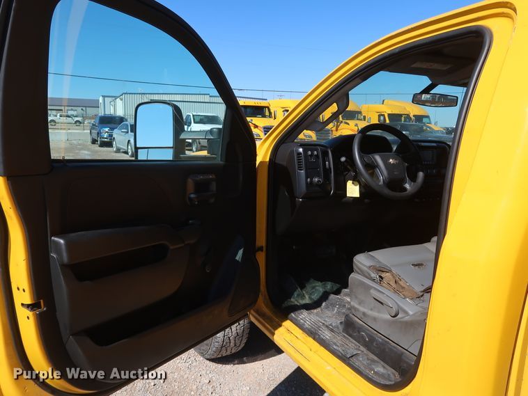 image for item IY9137 2015 Chevrolet Silverado 3500HD  utility bed pickup truck