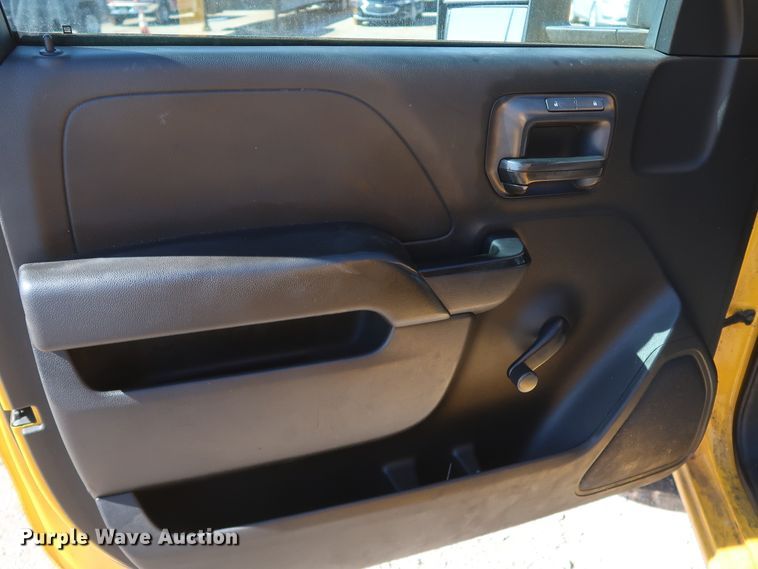 image for item IY9137 2015 Chevrolet Silverado 3500HD  utility bed pickup truck