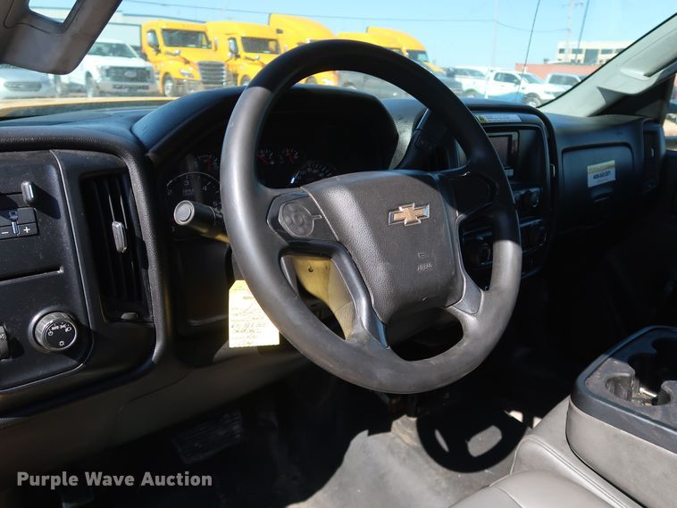 image for item IY9137 2015 Chevrolet Silverado 3500HD  utility bed pickup truck