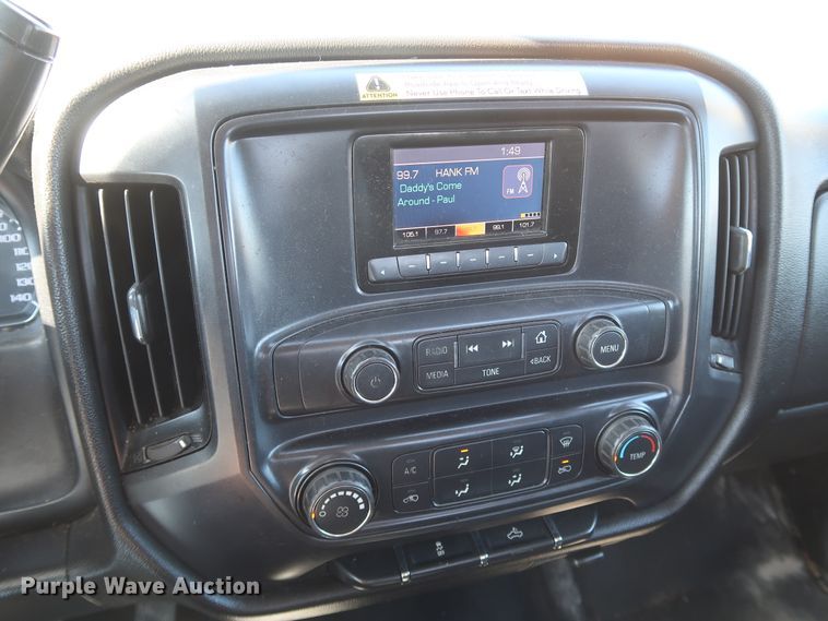 image for item IY9137 2015 Chevrolet Silverado 3500HD  utility bed pickup truck