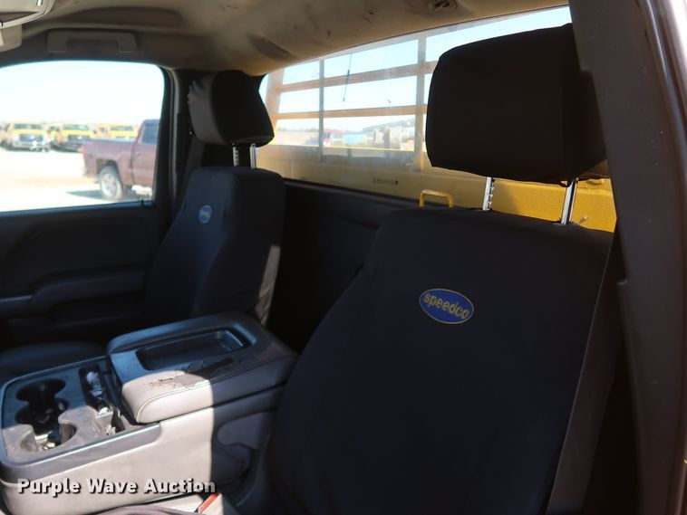 image for item IY9137 2015 Chevrolet Silverado 3500HD  utility bed pickup truck