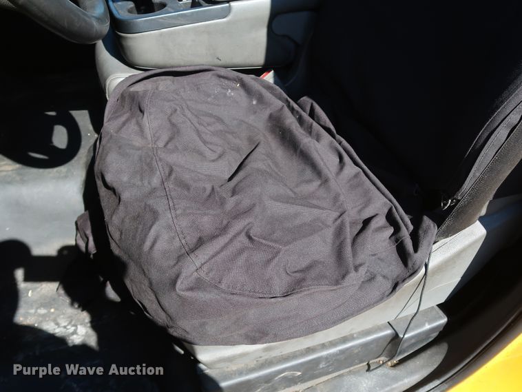 image for item IY9137 2015 Chevrolet Silverado 3500HD  utility bed pickup truck