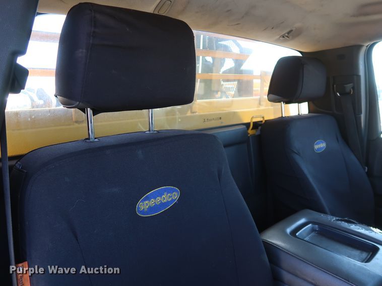 image for item IY9137 2015 Chevrolet Silverado 3500HD  utility bed pickup truck