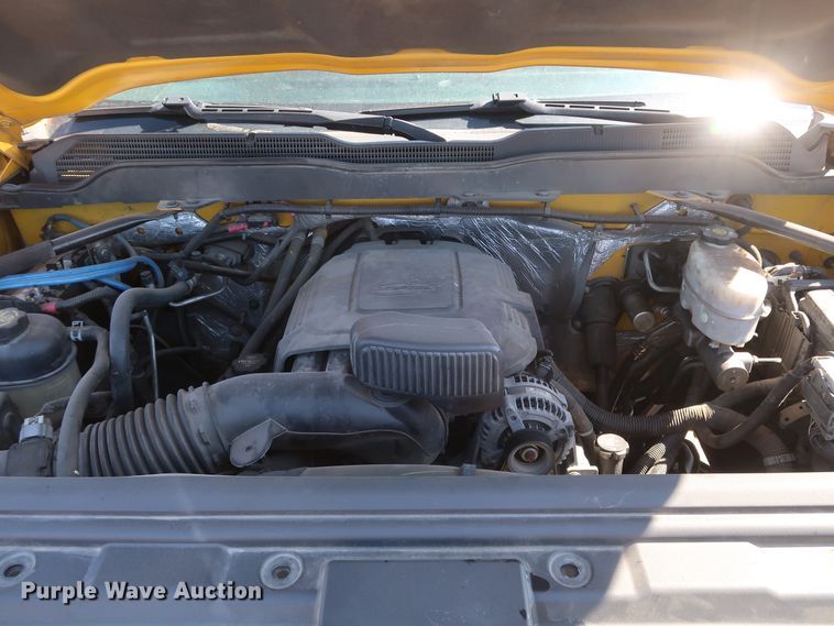 image for item IY9137 2015 Chevrolet Silverado 3500HD  utility bed pickup truck