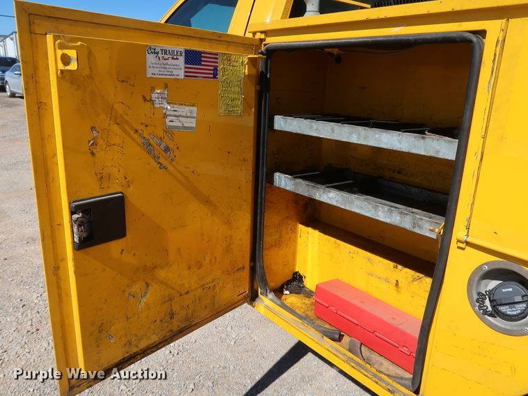 image for item IY9137 2015 Chevrolet Silverado 3500HD  utility bed pickup truck