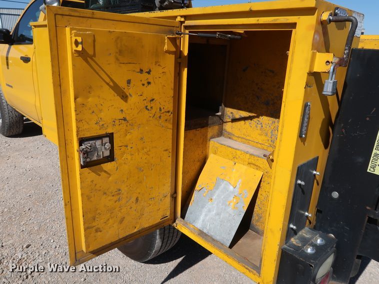 image for item IY9137 2015 Chevrolet Silverado 3500HD  utility bed pickup truck