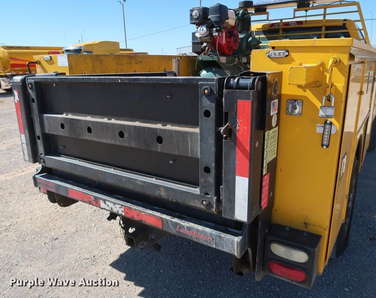 image for item IY9137 2015 Chevrolet Silverado 3500HD  utility bed pickup truck