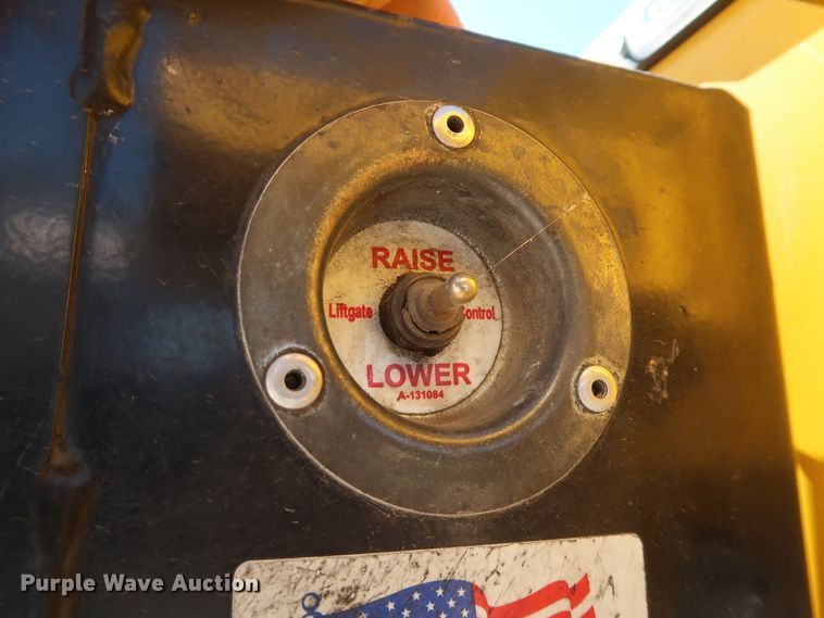 image for item IY9137 2015 Chevrolet Silverado 3500HD  utility bed pickup truck