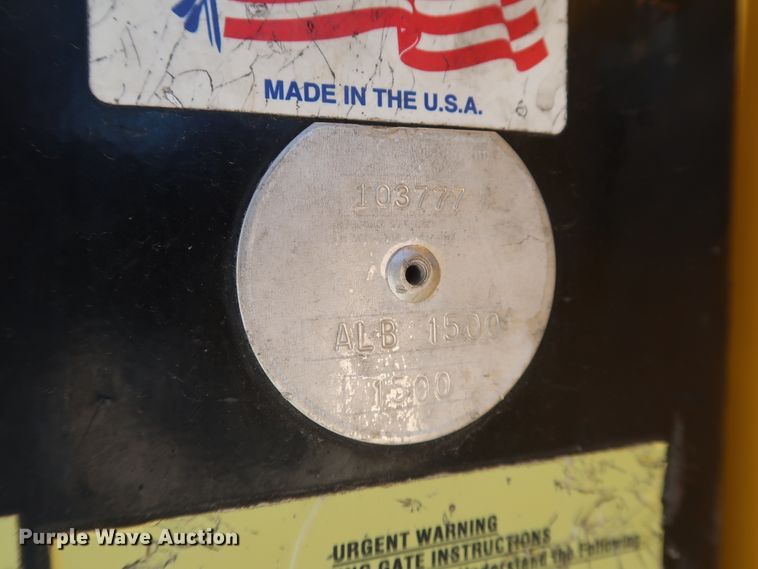 image for item IY9137 2015 Chevrolet Silverado 3500HD  utility bed pickup truck