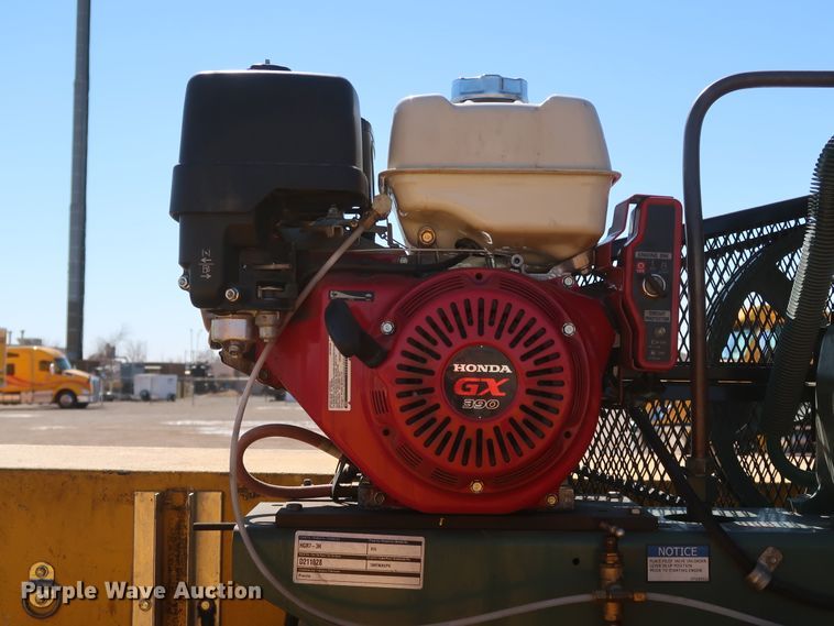 image for item IY9137 2015 Chevrolet Silverado 3500HD  utility bed pickup truck