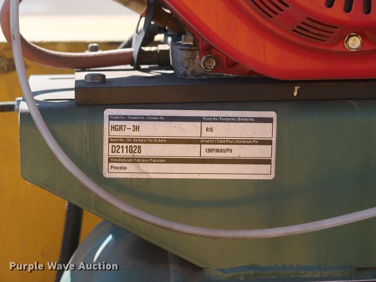 image for item IY9137 2015 Chevrolet Silverado 3500HD  utility bed pickup truck