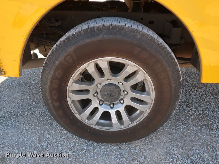 image for item IY9137 2015 Chevrolet Silverado 3500HD  utility bed pickup truck