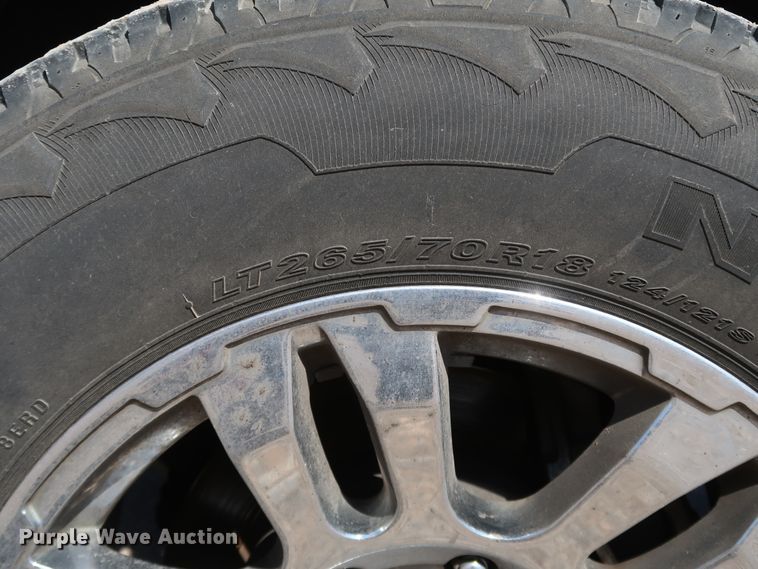 image for item IY9137 2015 Chevrolet Silverado 3500HD  utility bed pickup truck