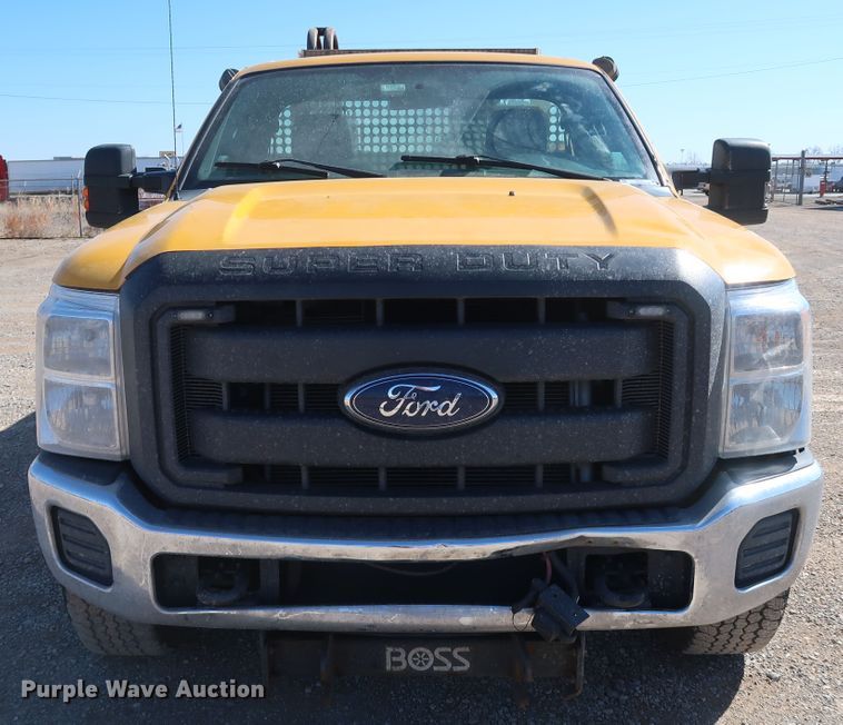 image for item IY9141 2016 Ford F350 Super Duty  utility bed pickup truck