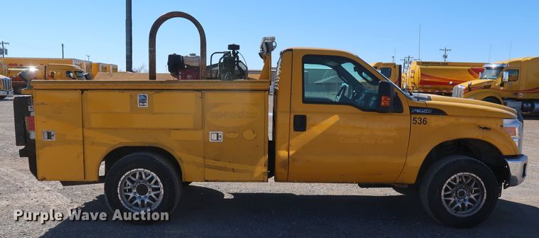 image for item IY9141 2016 Ford F350 Super Duty  utility bed pickup truck