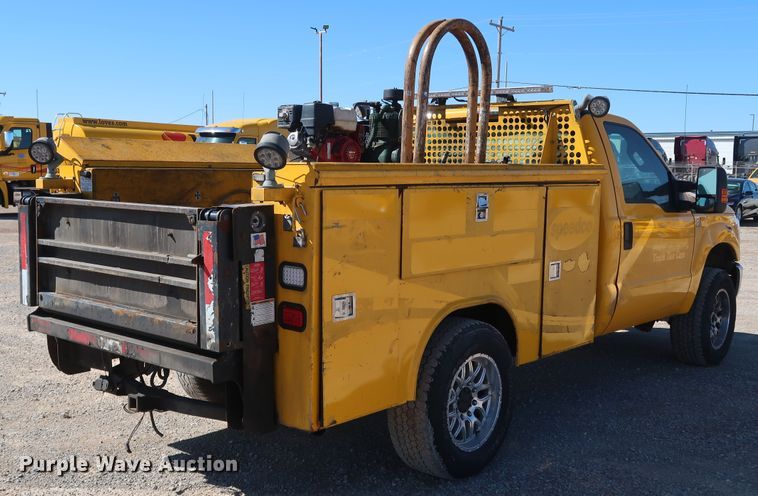 image for item IY9141 2016 Ford F350 Super Duty  utility bed pickup truck