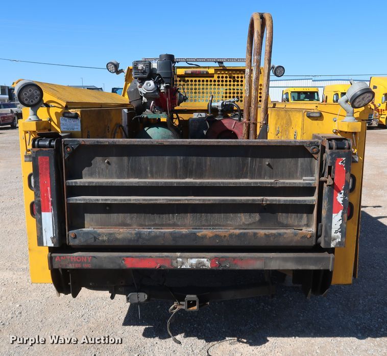 image for item IY9141 2016 Ford F350 Super Duty  utility bed pickup truck