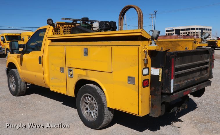 image for item IY9141 2016 Ford F350 Super Duty  utility bed pickup truck