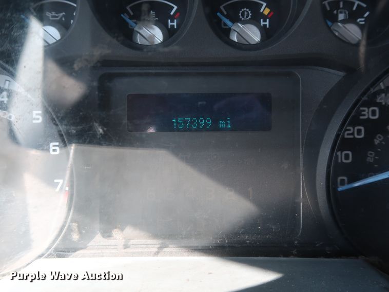 image for item IY9141 2016 Ford F350 Super Duty  utility bed pickup truck