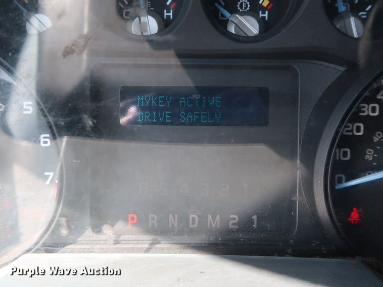 image for item IY9141 2016 Ford F350 Super Duty  utility bed pickup truck