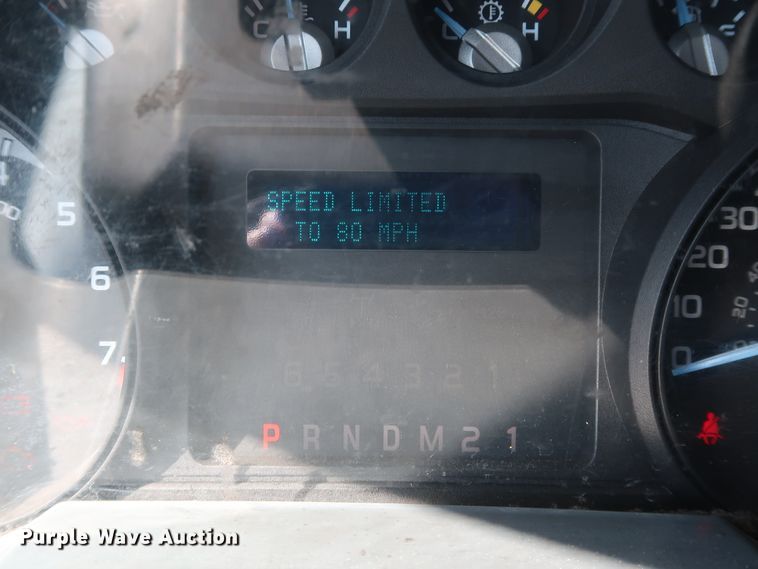 image for item IY9141 2016 Ford F350 Super Duty  utility bed pickup truck