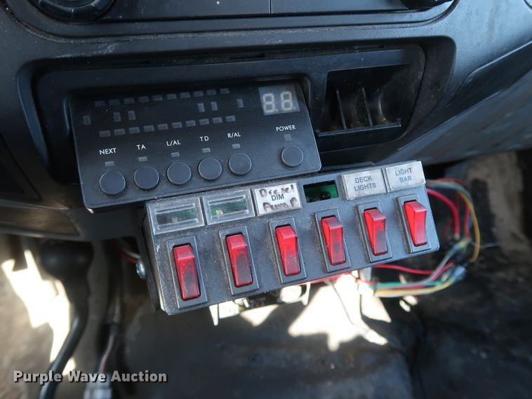 image for item IY9141 2016 Ford F350 Super Duty  utility bed pickup truck