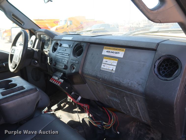 image for item IY9141 2016 Ford F350 Super Duty  utility bed pickup truck