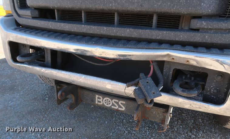 image for item IY9141 2016 Ford F350 Super Duty  utility bed pickup truck