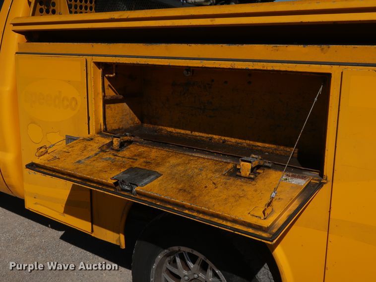 image for item IY9141 2016 Ford F350 Super Duty  utility bed pickup truck