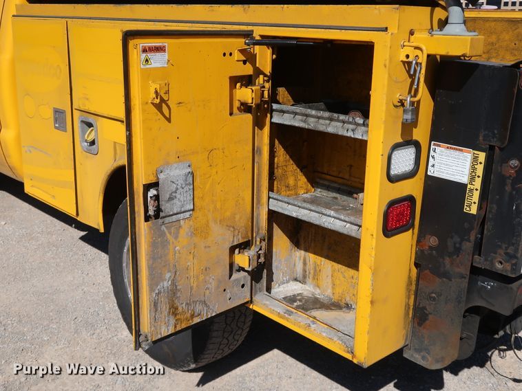 image for item IY9141 2016 Ford F350 Super Duty  utility bed pickup truck