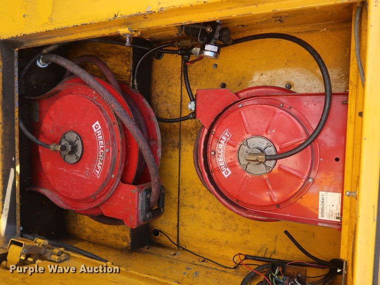 image for item IY9141 2016 Ford F350 Super Duty  utility bed pickup truck