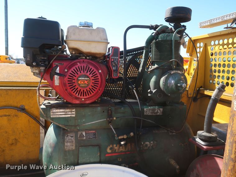 image for item IY9141 2016 Ford F350 Super Duty  utility bed pickup truck