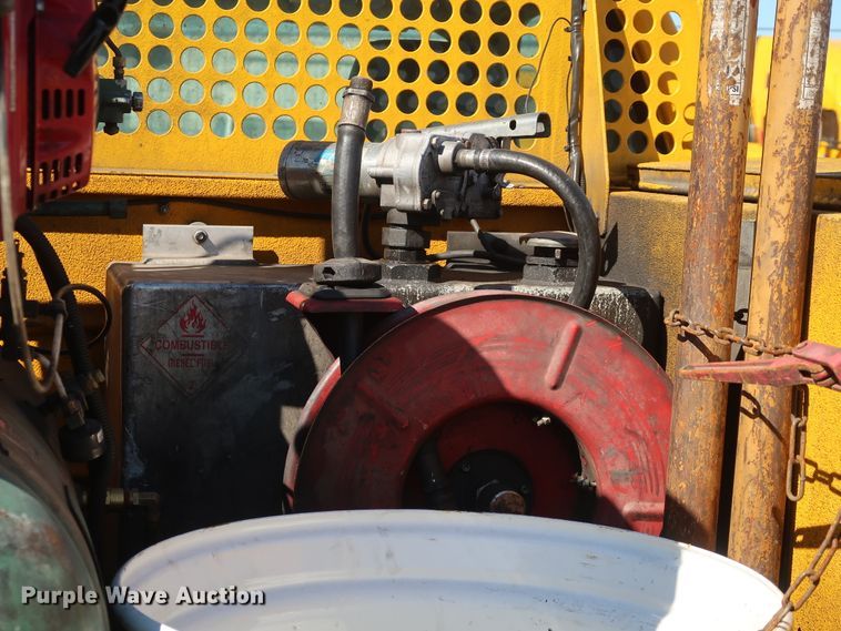 image for item IY9141 2016 Ford F350 Super Duty  utility bed pickup truck