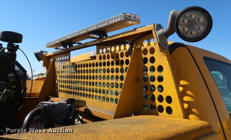 image for item IY9141 2016 Ford F350 Super Duty  utility bed pickup truck