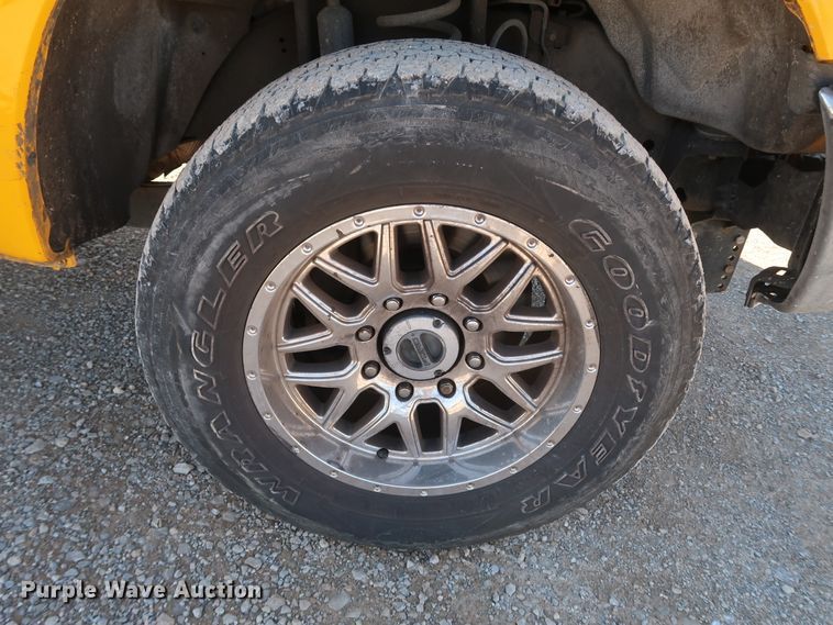 image for item IY9141 2016 Ford F350 Super Duty  utility bed pickup truck