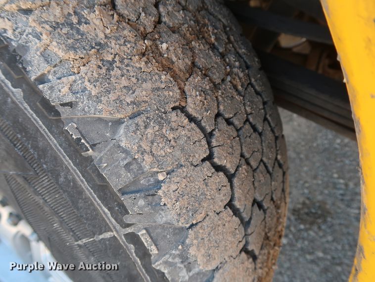 image for item IY9141 2016 Ford F350 Super Duty  utility bed pickup truck