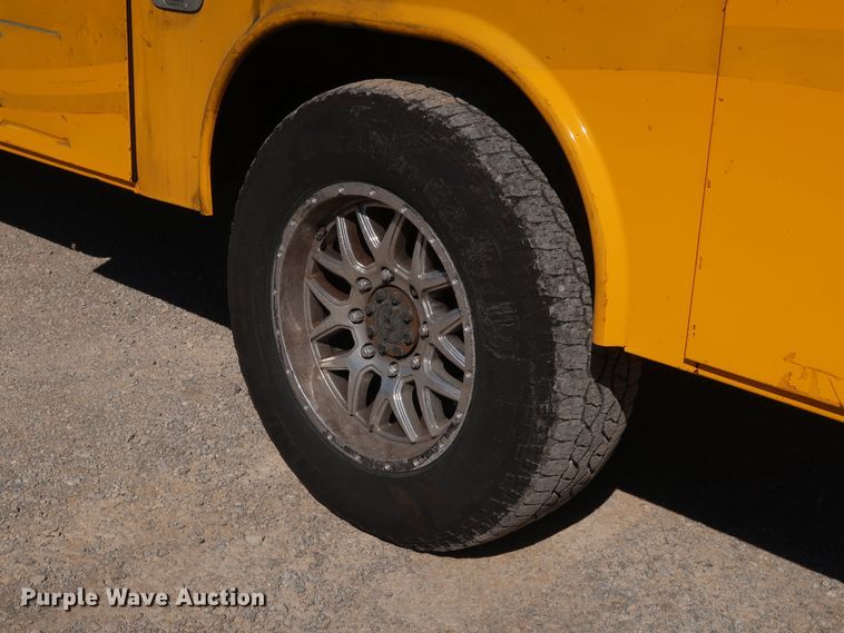 image for item IY9141 2016 Ford F350 Super Duty  utility bed pickup truck