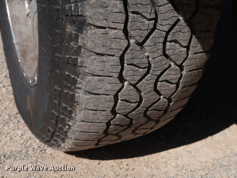 image for item IY9141 2016 Ford F350 Super Duty  utility bed pickup truck