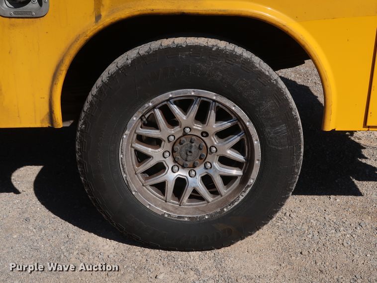 image for item IY9141 2016 Ford F350 Super Duty  utility bed pickup truck