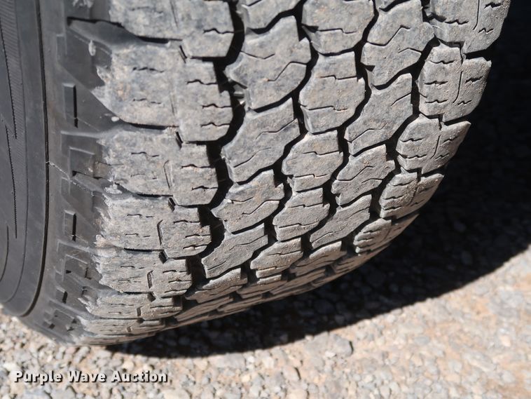 image for item IY9141 2016 Ford F350 Super Duty  utility bed pickup truck