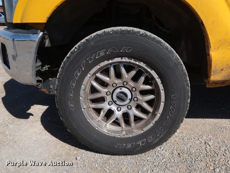 image for item IY9141 2016 Ford F350 Super Duty  utility bed pickup truck