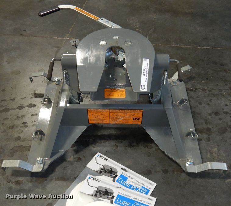 image for item JE9573 B&W Companion RVB3700  fifth wheel hitch