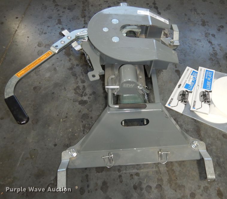 image for item JE9573 B&W Companion RVB3700  fifth wheel hitch