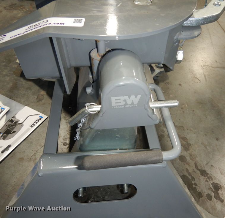 image for item JE9573 B&W Companion RVB3700  fifth wheel hitch