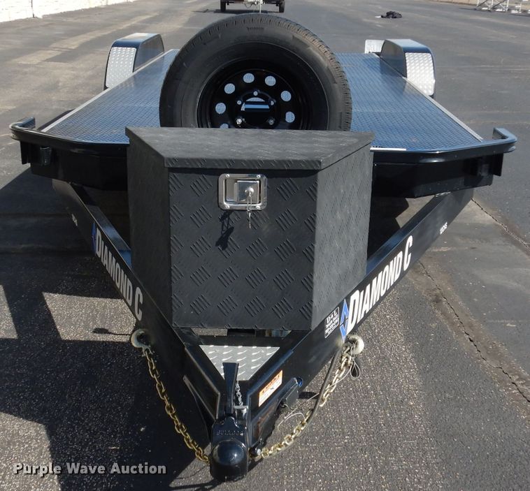 image for item JE9574 2018 Diamond C  car trailer