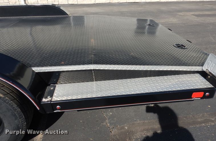 image for item JE9574 2018 Diamond C  car trailer